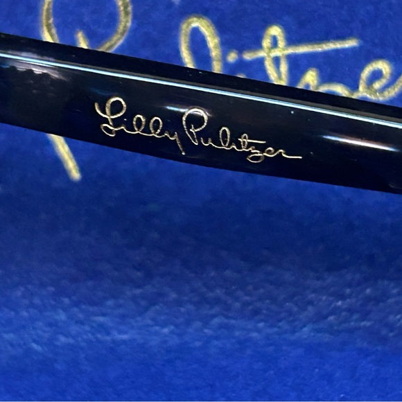 Nice pair of pre-owned Lilly Pulitzer eyeglass frames. - Picture 3 of 4